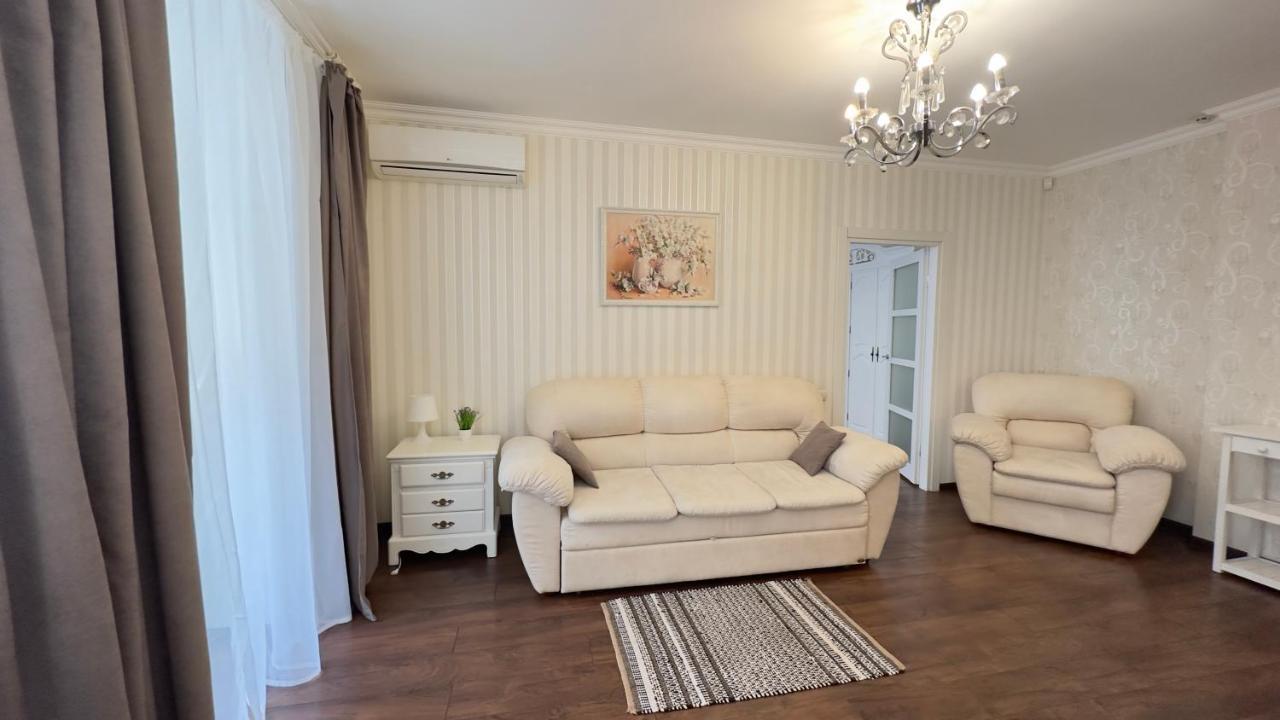 Apartment In The Centre Of City Dnipro Exterior foto