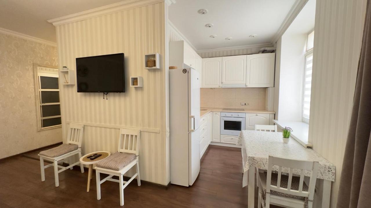 Apartment In The Centre Of City Dnipro Exterior foto
